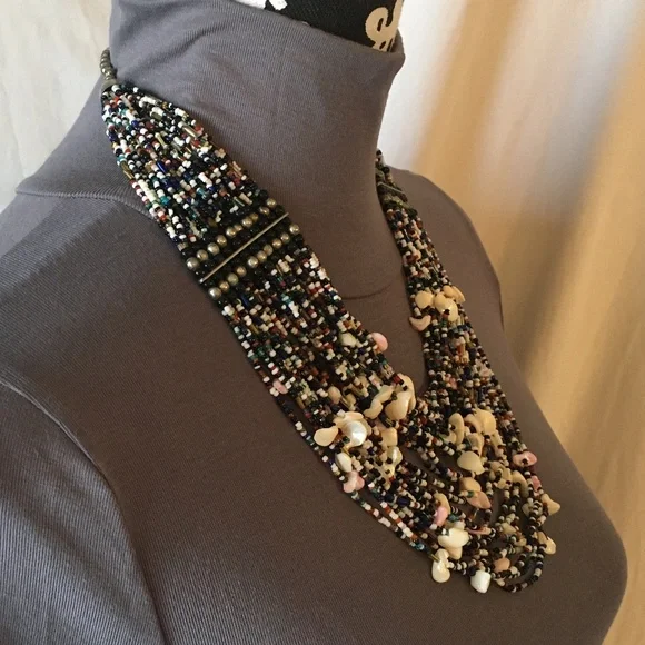 SOLD—Vintage 1970’s Beaded Seashell Tribal Layer Bib Necklace from Aruba - Picture 10 of 16